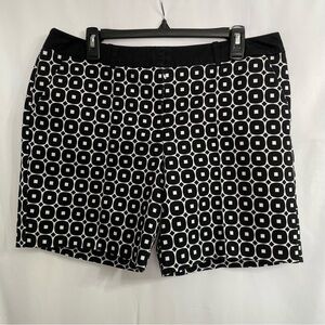 Worthington Black and White Geometric Size 12 Shorts Resort Summer